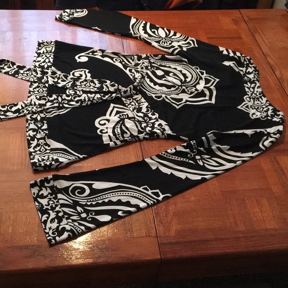 WHITE HOUSE BLACK MARKET bell sleeve tunic - Picture 11 of 14